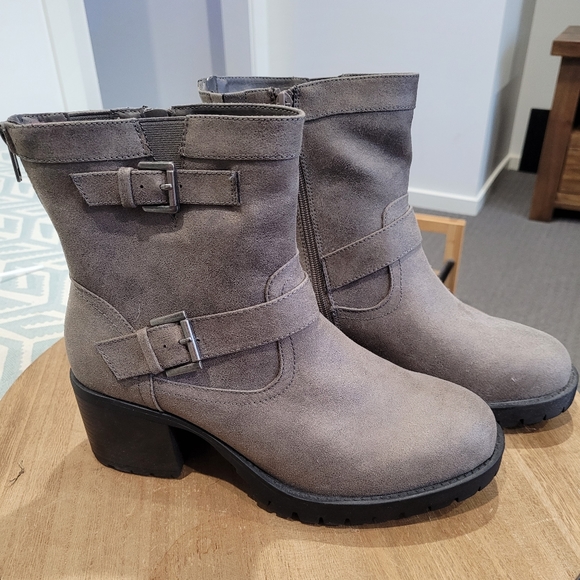 torrid Shoes - Torrid boots sz 10 wide women's